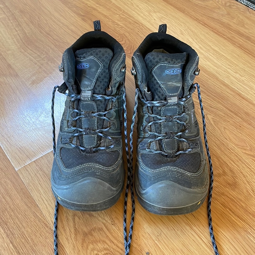 Womens keens hiking boots
